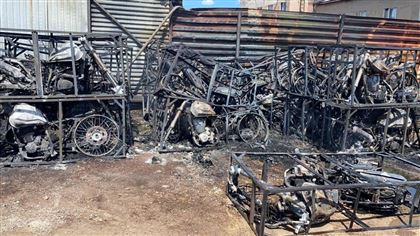 В Нур-Султане во время пожара в магазине сгорело 36 мотоциклов
