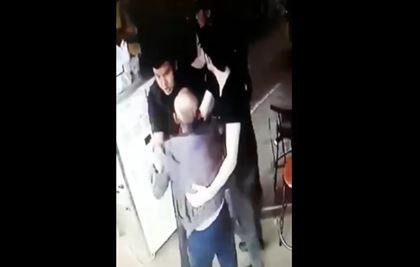 Молодой мужчина в Алматы избил пожилого дворника - видео