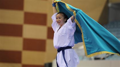 Казахстанская каратистка Молдир Жанбырбай завоевала олимпийскую лицензию