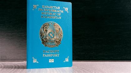 «Казахские окончания в фамилиях не делают вас патриотами» - мнение экспертов