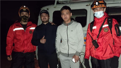 Двое парней заблудились в горах Алматы