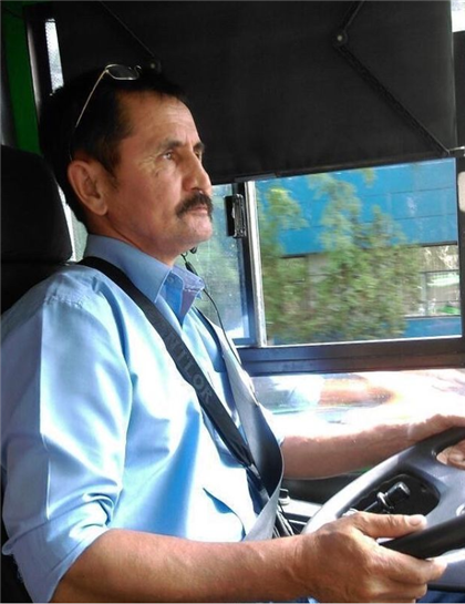 «Выбежал вместе с пассажирами»: история водителя автобуса растрогала Казнет