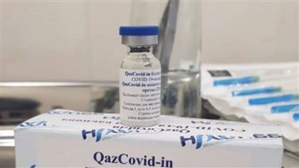 Казахстан отправил 25 тысяч доз вакцины QazVac в Кыргызстан