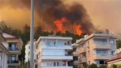 В Турции лесные пожары дошли до курортных городов, есть погибшие
