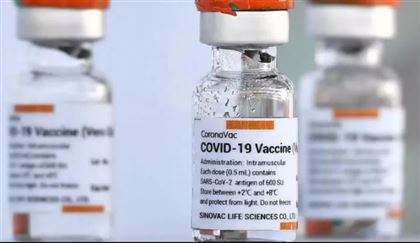 Китайская вакцина CoronaVac повышает риск временного паралича лицевого нерва - ученые