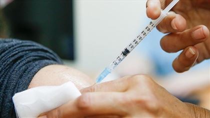 Всеобщую вакцинацию признали ошибкой в Израиле - фейк распространяется в соцсетях