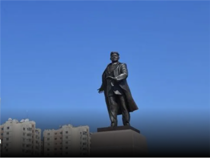 Памятник Жумабеку Ташеневу открыли в столице