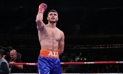 Казахстанец Али Ахмедов победил боксёра из Перу