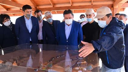 Премьер-министру РК Аскару Мамину представили концепцию развития национальных парков «Алтын-Эмель» и «Чарын»