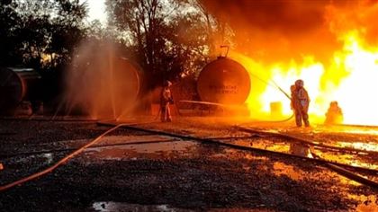 В Акмолинской области загорелся бензовоз