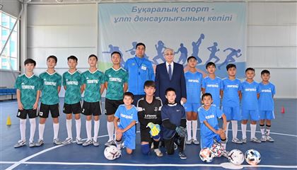 Токаев подарил юным спортсменам Жамбылской области тренажерное оборудование