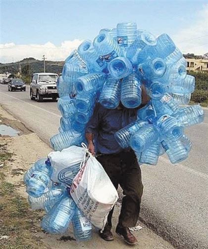 В Казахстане потребовали запретить вывоз из страны пластиковых бутылок 