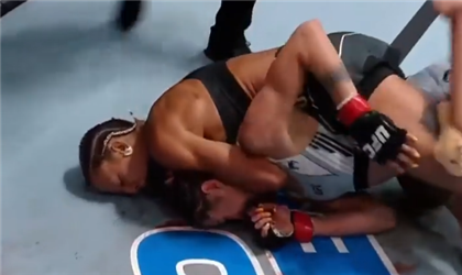 Казахстанка Мария Агапова эпично задушила соперницу в третьем бою в UFC - видео