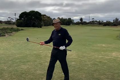 100-летний любитель гольфа назвал причины своего долголетия