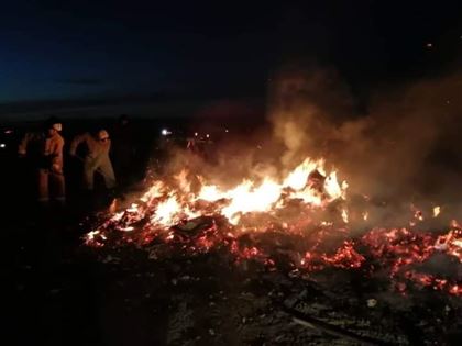 Пожар в Атырауской области: на трассе сгорело 12,2 тонны хлопка 
