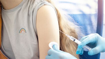 В Казахстане вакцину Pfizer начнут ставить с самых старших подростков