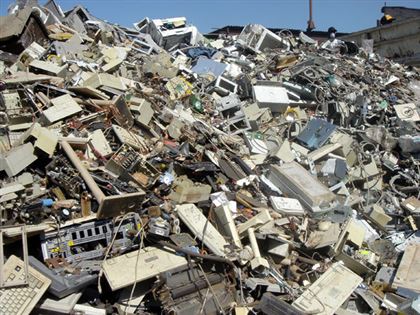 ООН обратила внимание на проблему электронных отходов на свалках в Казахстане