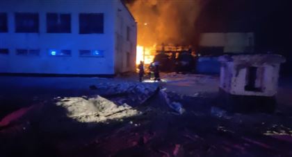 В Павлодаре произошел пожар на складе лакокрасочных изделий