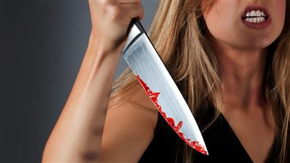 Женщина напала с ножом на обидчика ее сына