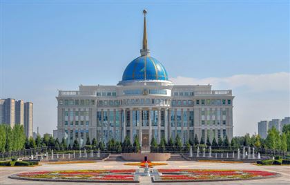 Главы государств поздравили казахстанцев с Днём Независимости