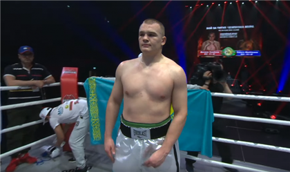 Казахстанский боксер Данила Семенов победил соперника из Аргентины