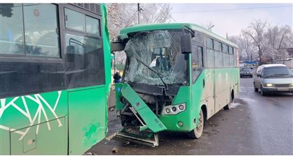 Стало известно о состоянии пострадавших при столкновении автобусов в Алматы