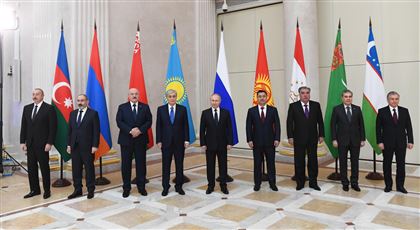 Президент Касым-Жомарт Токаев принял участие в неформальной встрече глав государств СНГ