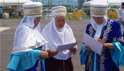 Чем отличается "южный" казахский язык от "северного", а "западный" от "восточного"