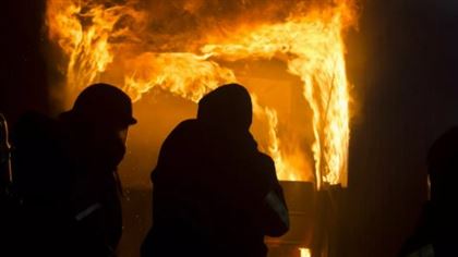 В Карагандинской области в торговом доме произошел крупный пожар