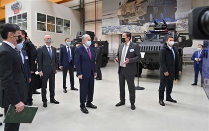 Президент Казахстана посетил завод «Казахстан Парамаунт Инжиниринг»
