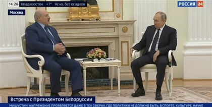 Қазақтарға көмектескенбіз: Лукашенко Путинге ҰҚШҰ мен ЕурАзЭҚ-тың экономикалық нарықтарын біріктіруді ұсынды (Видео)