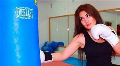 "Ауызашар буду открывать на тренировке" - боксёрша Аида Сатыбалдинова рассказала, как держит Оразу в США