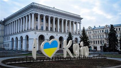 Часть сотрудников посольства Казахстана возвращается в Киев