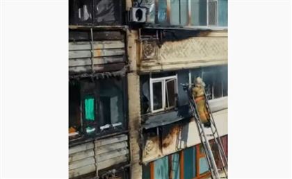 Пожар в многоэтажке вспыхнул в центре Актобе