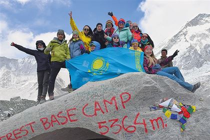 "Высота ломает любого". Подробности путешествия казахстанцев в базовый лагерь Эвереста