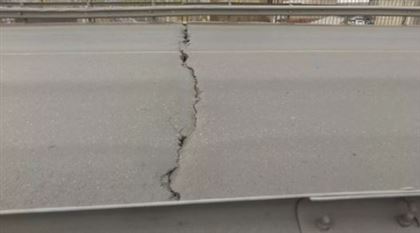 В Петропавловске на ремонт закрыли мост с глубокой трещиной