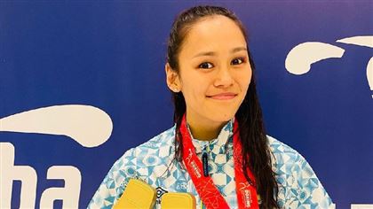 Алуа Балкибекова завоевала серебряную медаль ЧМ-2022 по боксу
