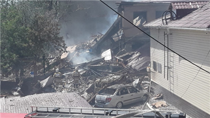 "Мы чуть не погибли". Жительница Шымкента после взрыва осталась без квартиры, машины и гаража 