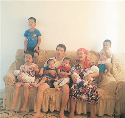 Казахстанка родила пятерых детей за два года
