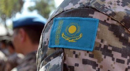 В Павлодаре при взрыве колеса у КамАЗА погиб военнослужащий
