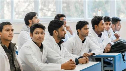 Из Украины в Казахстан на обучение приедут 200 индийских студентов-медиков