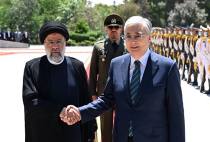 Президент Ирана официально встретил Касым-Жомарта Токаева в комплексе «Саадабад»