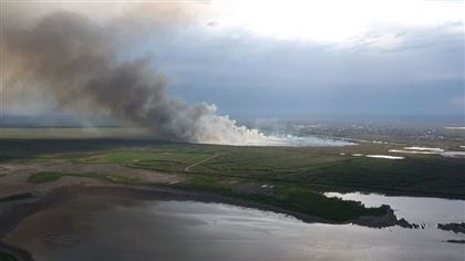 Пожар на озере Талдыколь потушили спустя двое суток