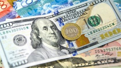 Доллар резко подешевел на торгах - данные KASE