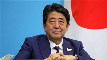 Экс-премьера Японии Синдзо Абэ ранили во время уличного выступления 