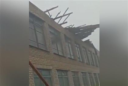 Ураган сорвал крышу сельской школы в СКО
