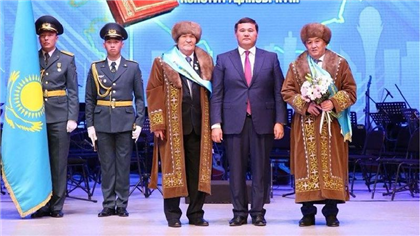 В Кызылординской области наградили автора герба Казахстана