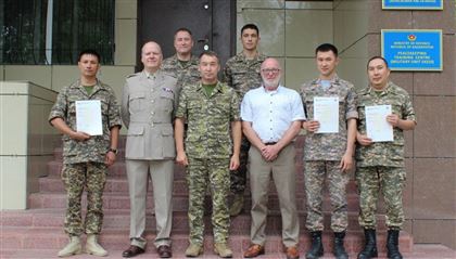 Военный атташе из Великобритании контролирует обучение казахстанских офицеров