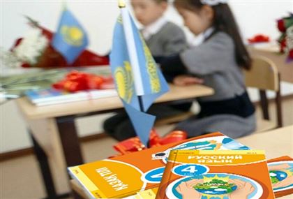 Токаев заявил, что казахстанские дети должны владеть и казахским, и русским: что это значит