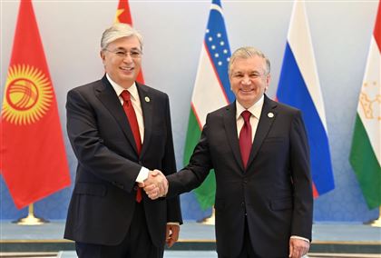 Президента Касым-Жомарта Токаева встретил Президент Республики Узбекистан Шавкат Мирзиёев